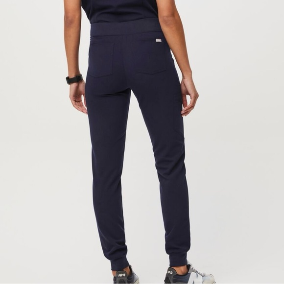 FIGS Scrubs - Zamora Jogger Pants - Technical Collection - Picture 5 of 10